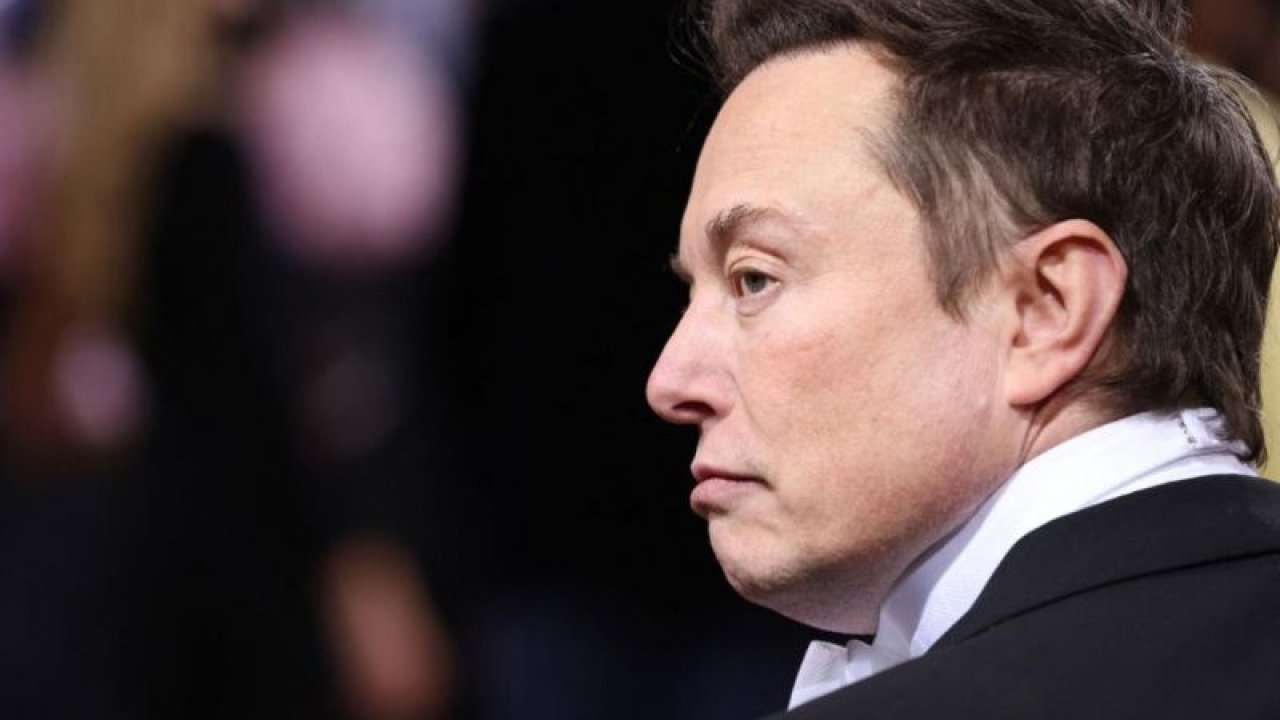 Elon Musk hissedarları uyardı: "12 ay bizim için çok zor geçecek"