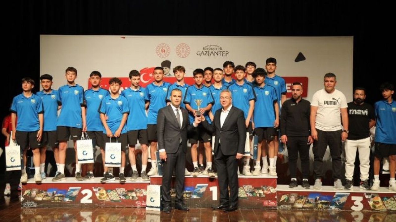 Gaziantep'te 19 branşta 742 genç sporcuya ödül