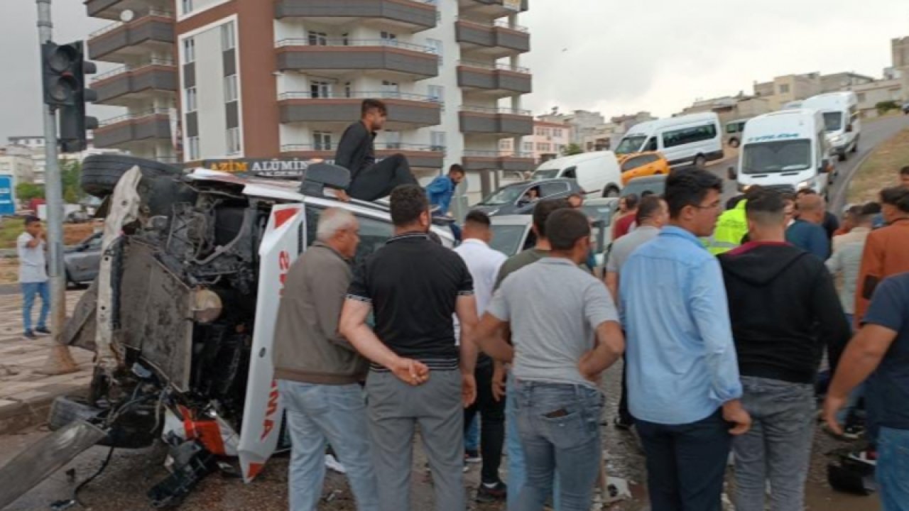 Gaziantep'te AMBULANS KAZA YAPTI! 3 Sağlık Personeli Yaralandı!
