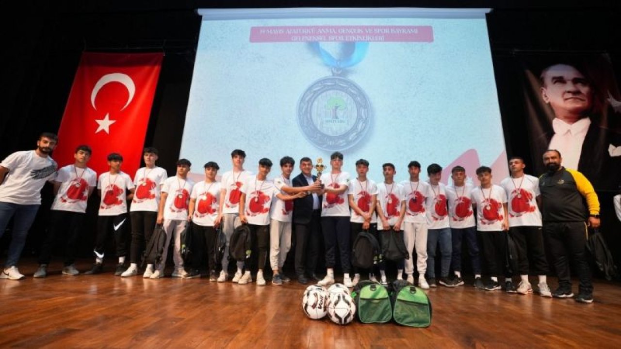 Şehitkamil Belediyesi tarafından düzenlenen geleneksel gençlik kupaları ödülleri sahiplerini buldu