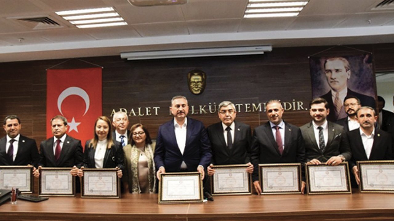 AK Parti Gaziantep Milletvekilleri mazbatasını aldı