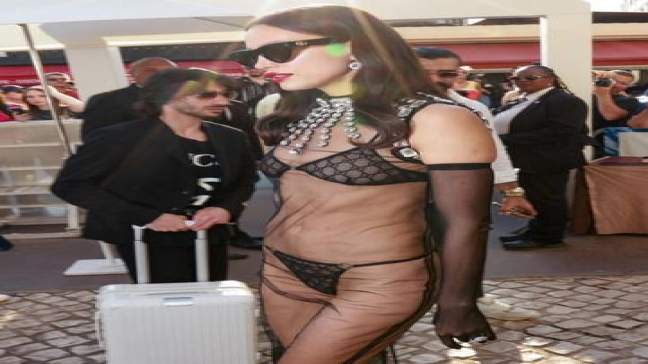 Önce Irina Shayk sonra Alessandra Ambrosia: Cannes Film Festivalinde iç çamaşırıyla ortalığı kasıp kavurdu