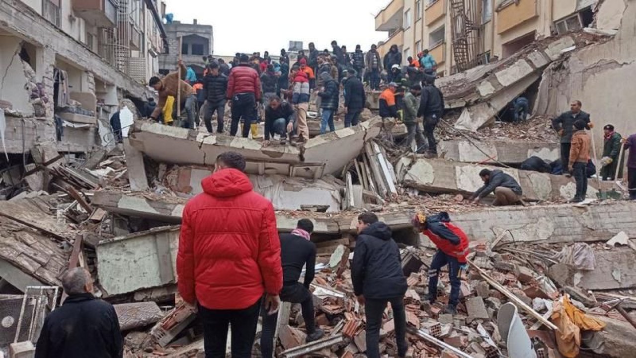 Fenerbahçe'den anlamlı tören: Deprem bölgesine 5 bin konteyner yardım