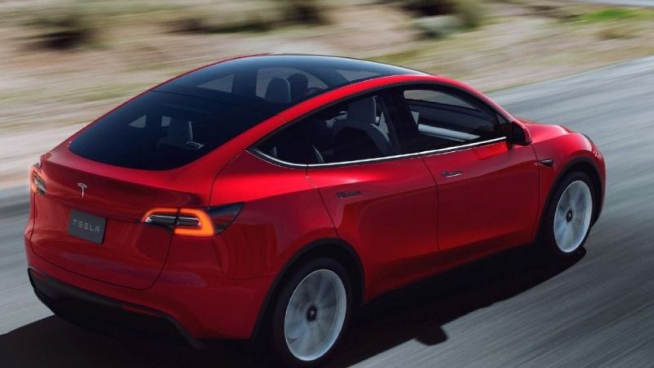 Elektrikli araçlar dünyayı ele geçiriyor: Tesla Model Y satış rekorları kırdı!