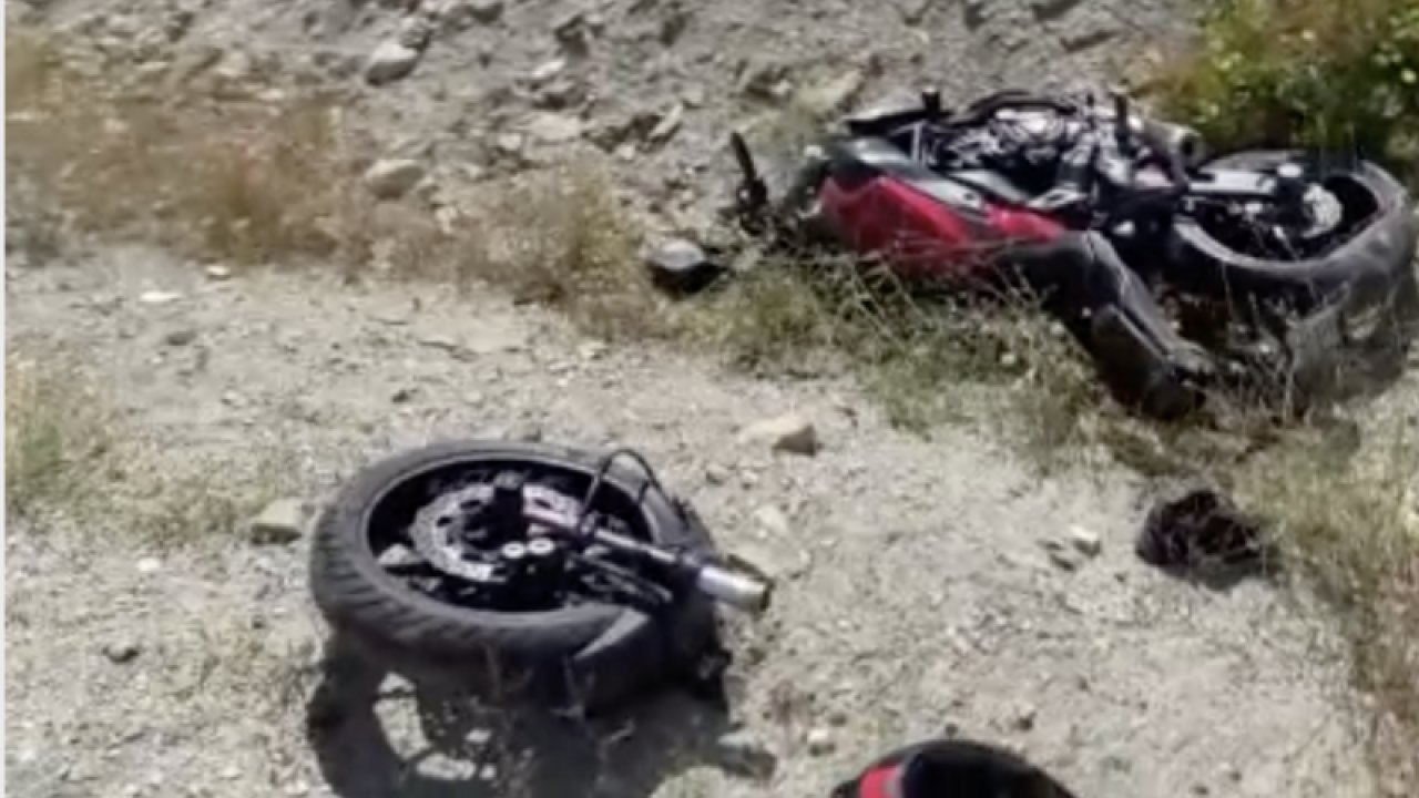 Motosiklet sürücüsü Gaziantep'te gitmek isterken motosikletin şarampole yuvarlanması sonucu hayatını kaybetti