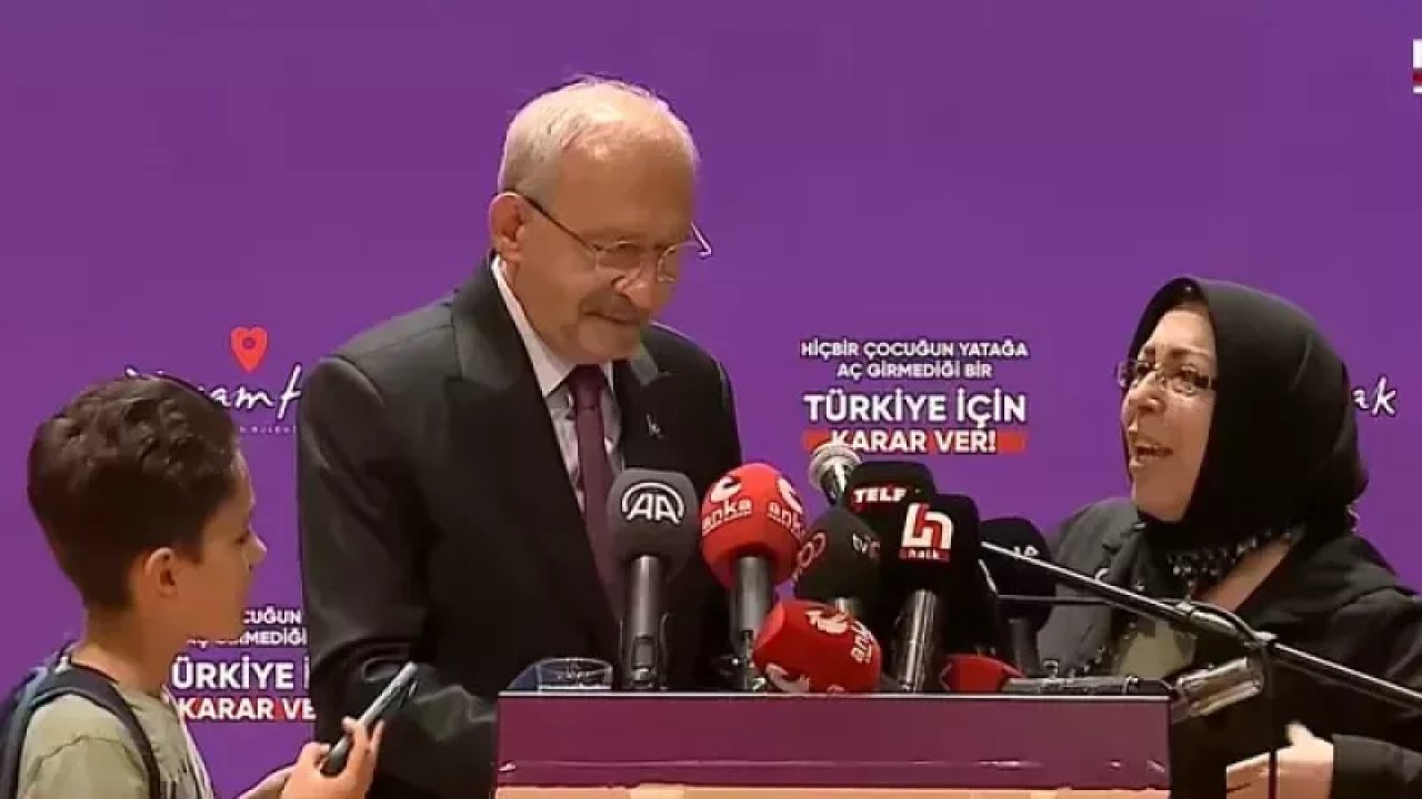 Kılıçdaroğlu'nun konuşması sırasında kürsüye gelen kadın: Öyle zor bir hayat geçiriyoruz ki...