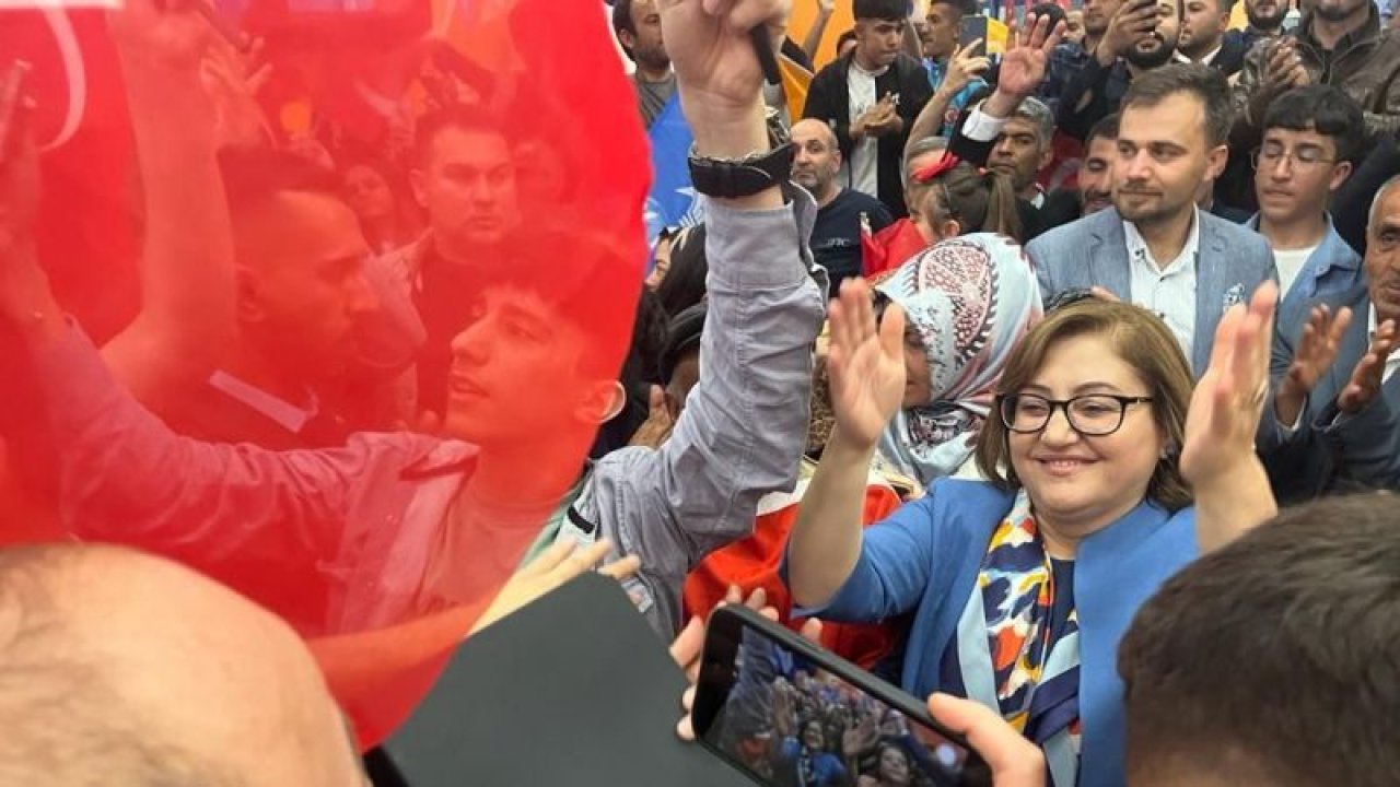 Gaziantep Ak Parti İl Başkanlığı’nda kalabalıklar seçim galibiyetini kutluyor!