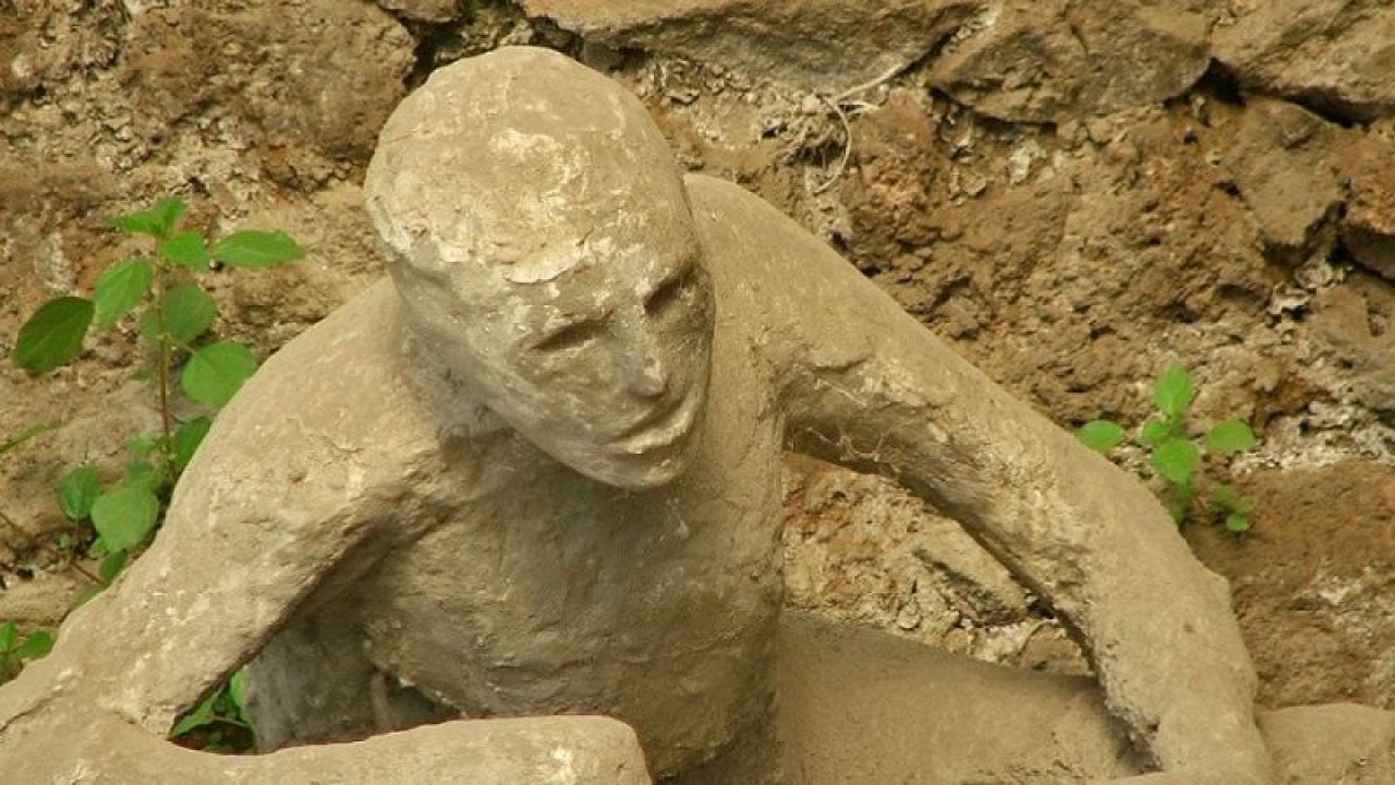 Tarihi yeniden yazacak keşif! Pompeii'deki üç yeni kalıntı bulundu