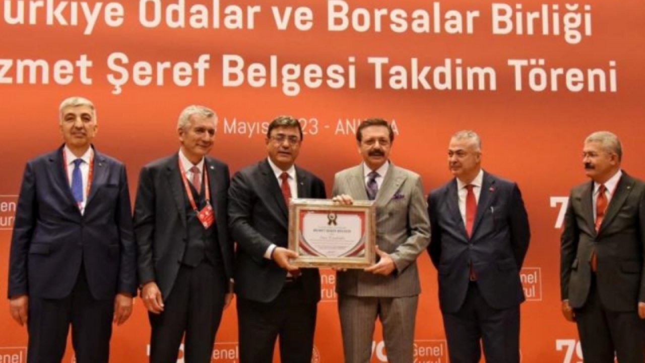 Cummhurbaşkanı Recep Tayyip Erdoğan’ın katılımıyla, Gaziantep Sanayi Odası (GSO) TOBB delegelerine hizmet şeref belgesi verildi