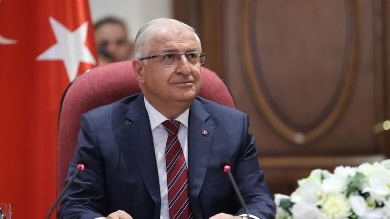 Yeni kabinenin devir teslim töreni sürüyor! Yeni Savunma Bakanı Yaşar Güler, görevini devraldı!