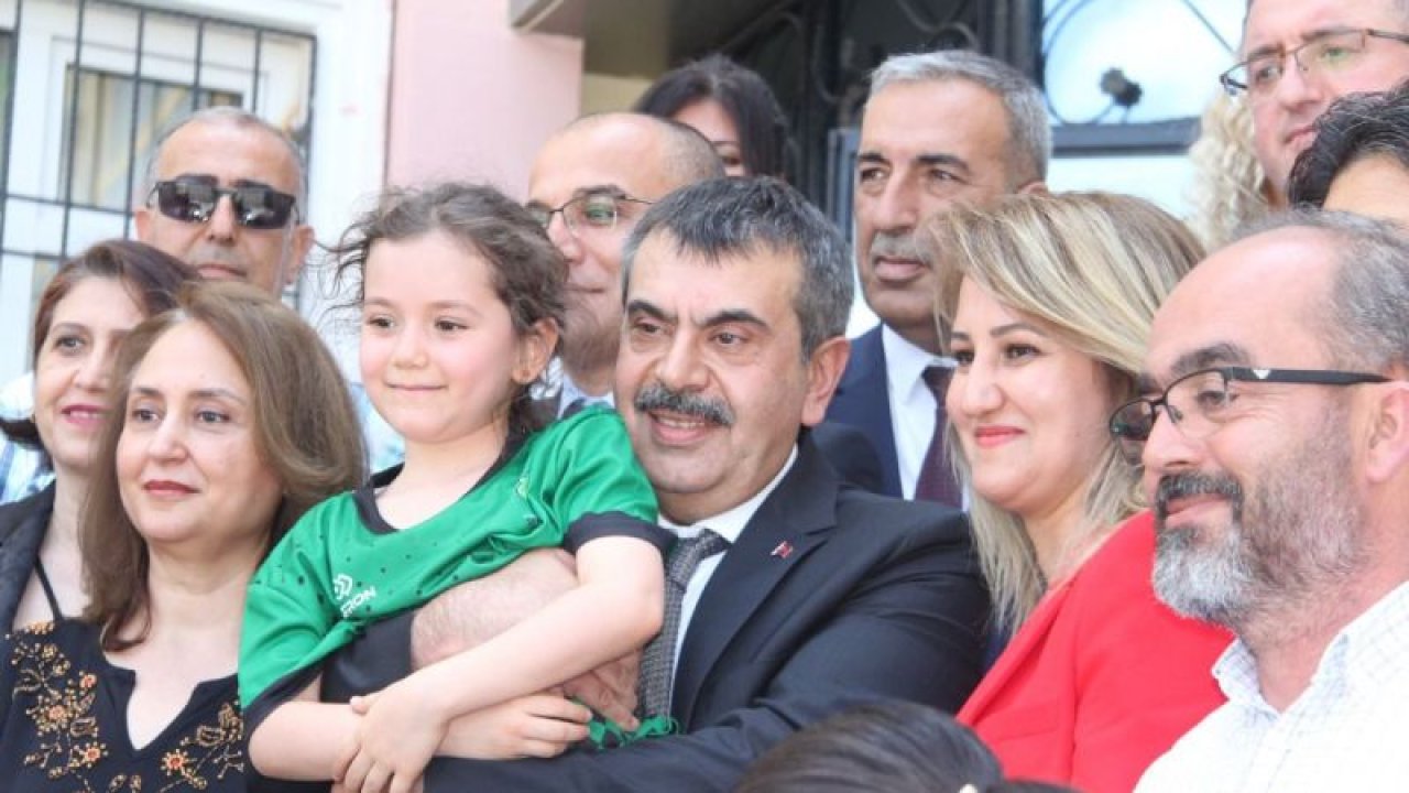 Milli Eğitim Bakanı Tekin, Gaziantep’te öğrencilerle buluştu