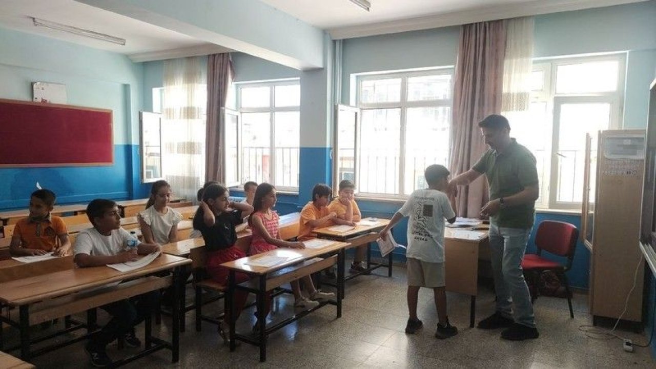 Gaziantep'te 679 bin öğrenci karnelerini aldı