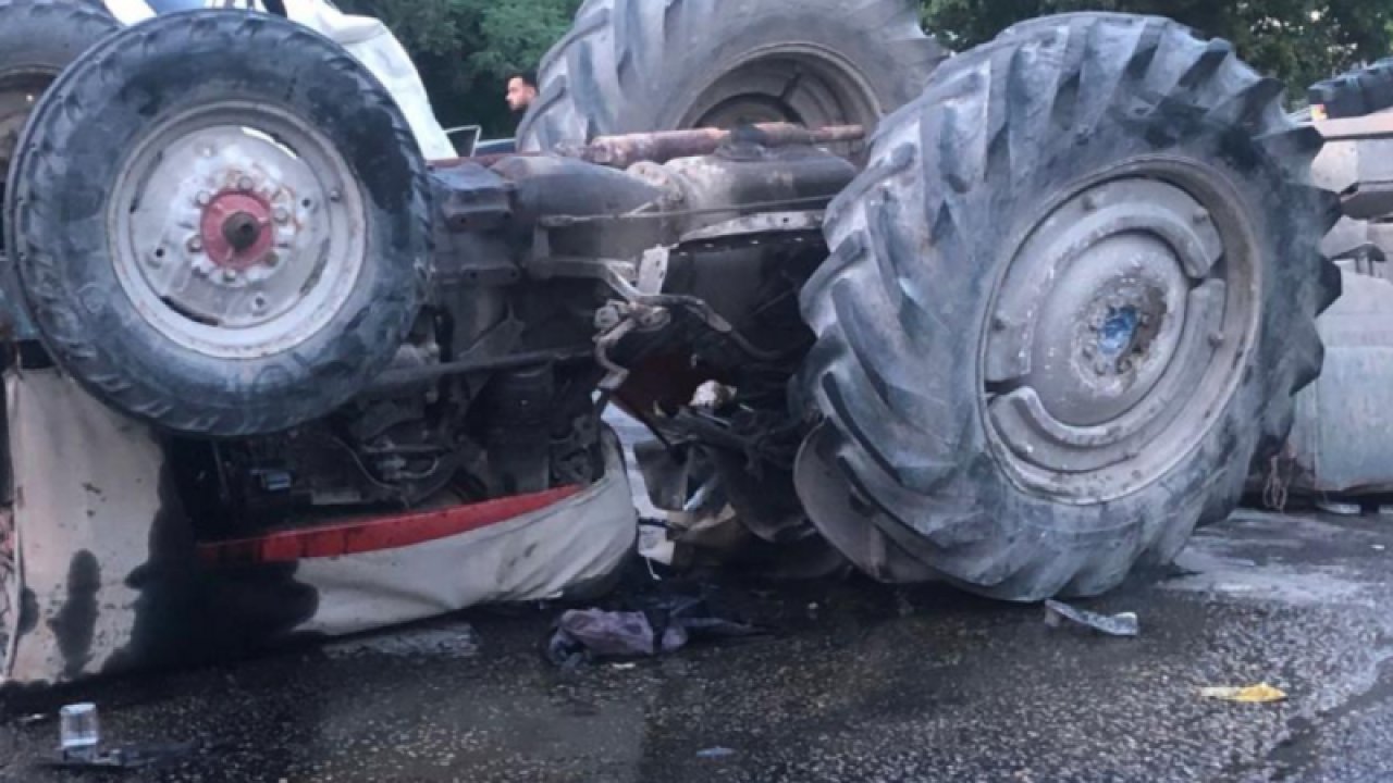 Gaziantep’te korkunç kaza: 1 ölü, 1 yaralı! Gaziantep’te minibüs ile traktör kafa kafaya çarpıştı. 1 Ölü, 1 ağır yaralı.