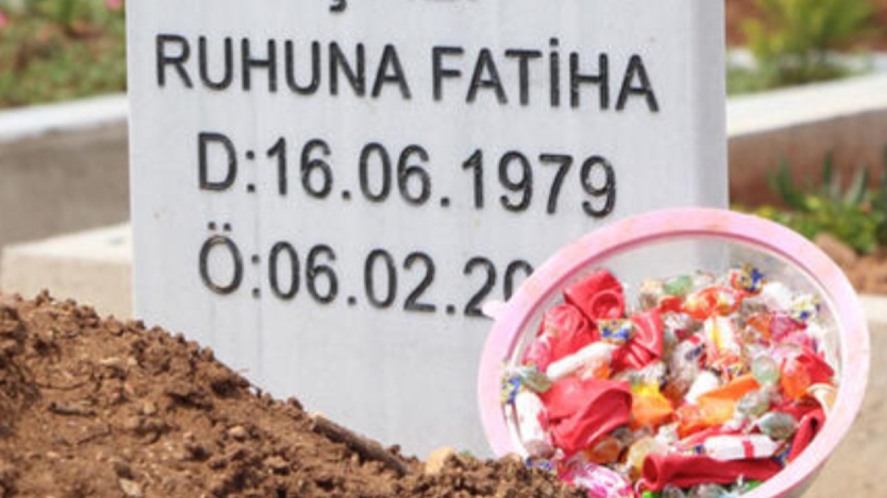 Gaziantep DEPREM'de Yıkılmıştı! Göz Yaşı İçinde 2. Bayram! Gaziantep'te TOPRAK Günü'nde Depremzedeler Mezarlıklara Akın Etti...