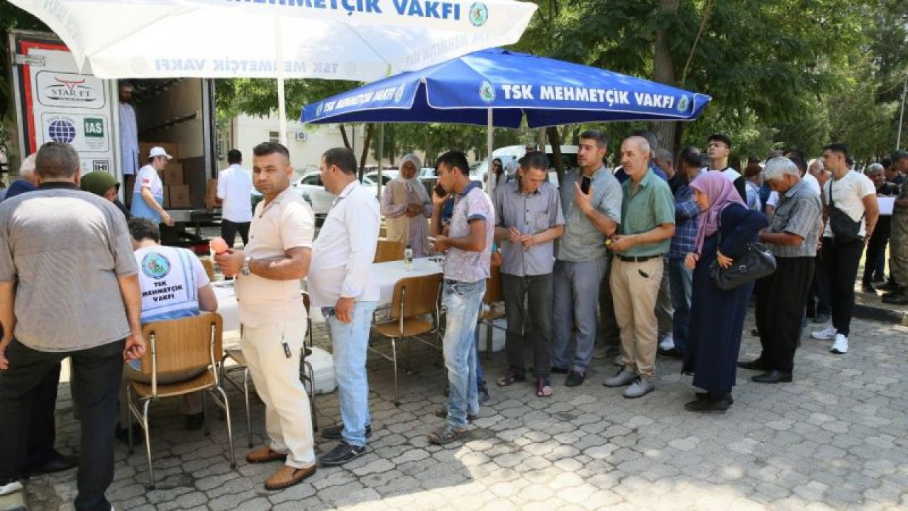 Mehmetçik Vakfı, Gaziantep'te şehit ve gazi ailelerine kurban eti dağıttı