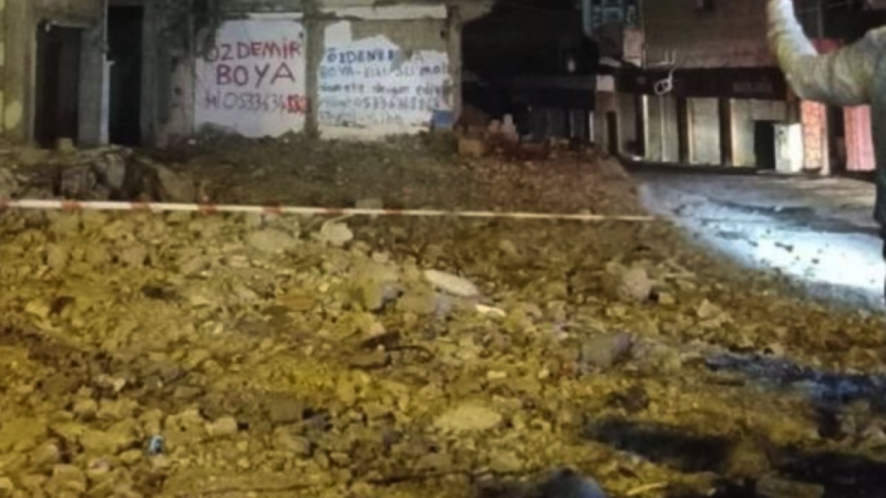 Deprem! GAZİANTEP'te hasarlı 2 bina çöktü...