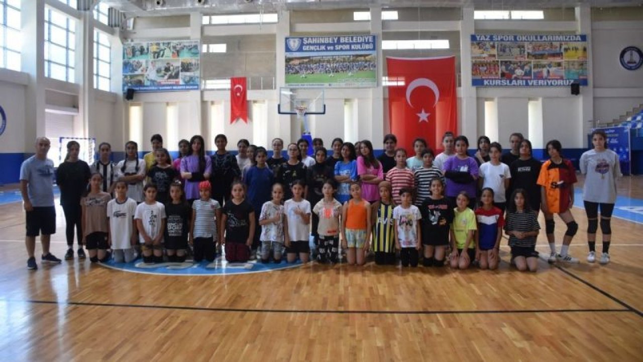 Depremzede çocuklar Şahinbey Belediyesinin sunduğu imkanlarla spor yaparak depremin izlerini unutuyor