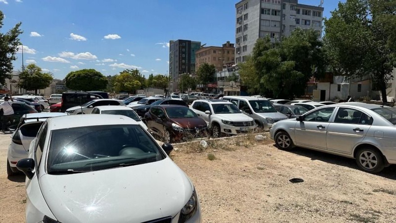Gaziantep'te vatandaşlar deprem sonrası açık otoparkları tercih ediyor