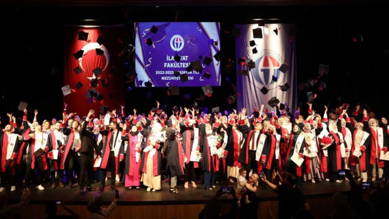 Gaziantep Üniversitesi İlahiyat Fakültesi’nde mezuniyet heyecanı