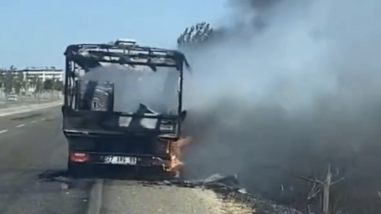 Gaziantep’te seyir halindeki ticari araç alev alev yandı