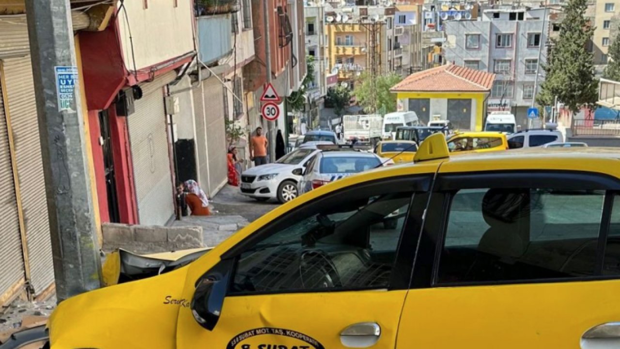 Gaziantep'te TAKSİCİ! DEHŞETi! Taksi yayaların arasına daldı: 3’ü ağır, 5 yaralı ... İŞTEO ANLAR
