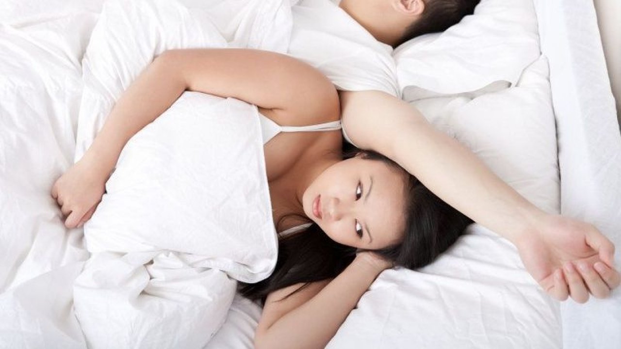 Sıcaklarda Uykuya Dalmakta Zorlanıyor Musunuz? Bu Yöntemlerle Deliksiz Bir Uyku Çekebilirsiniz!