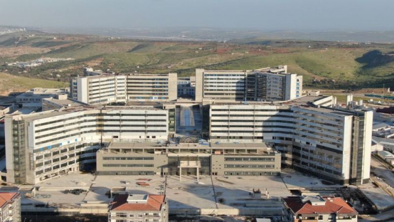 Türkiye’nin En Büyük Hastanesi “Gaziantep Şehir Hastanesi” açılıyor! Depremin izleri siliniyor! Günde 18 bin kişiyi ağırlayacak!