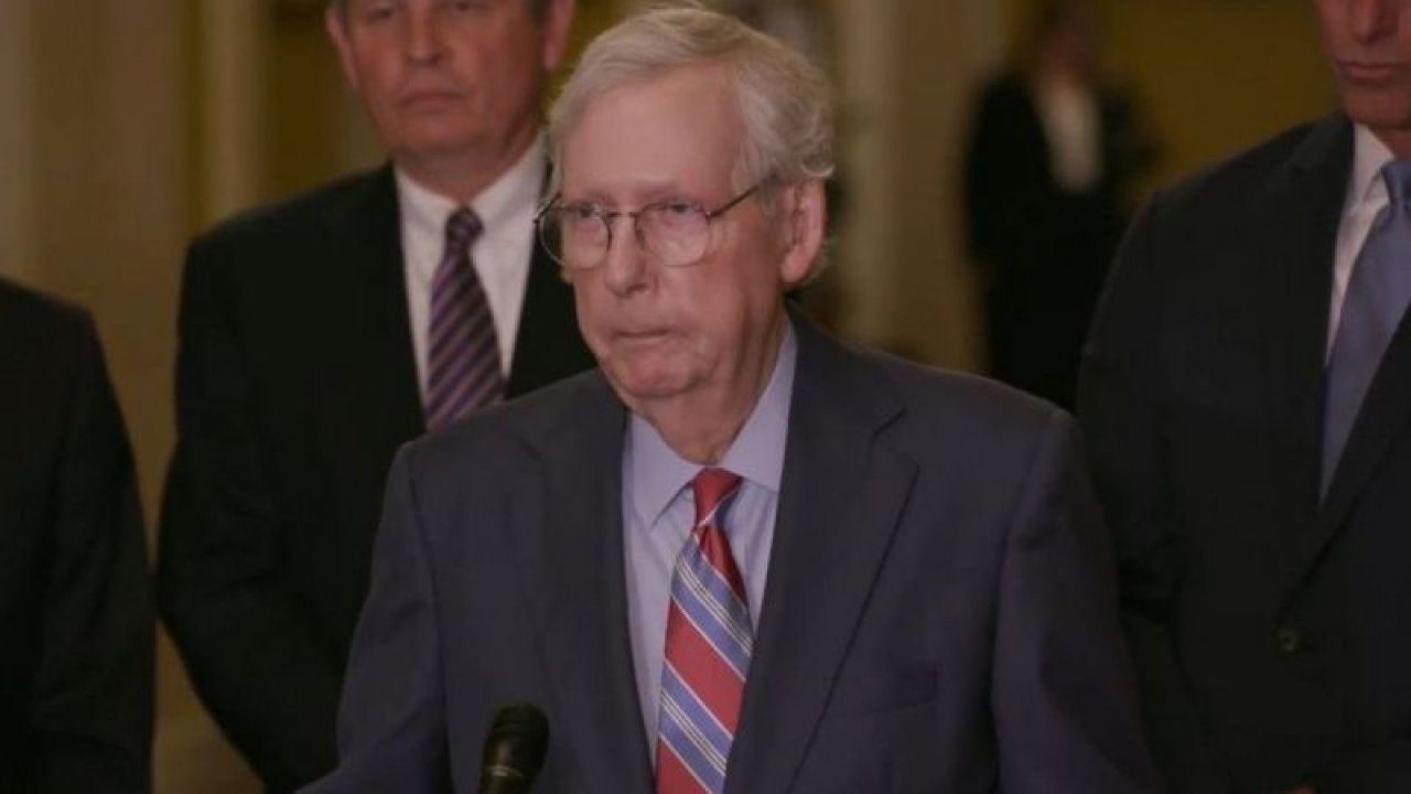 ABD’li Senatör konuşması sırasında 21 saniye donakaldı