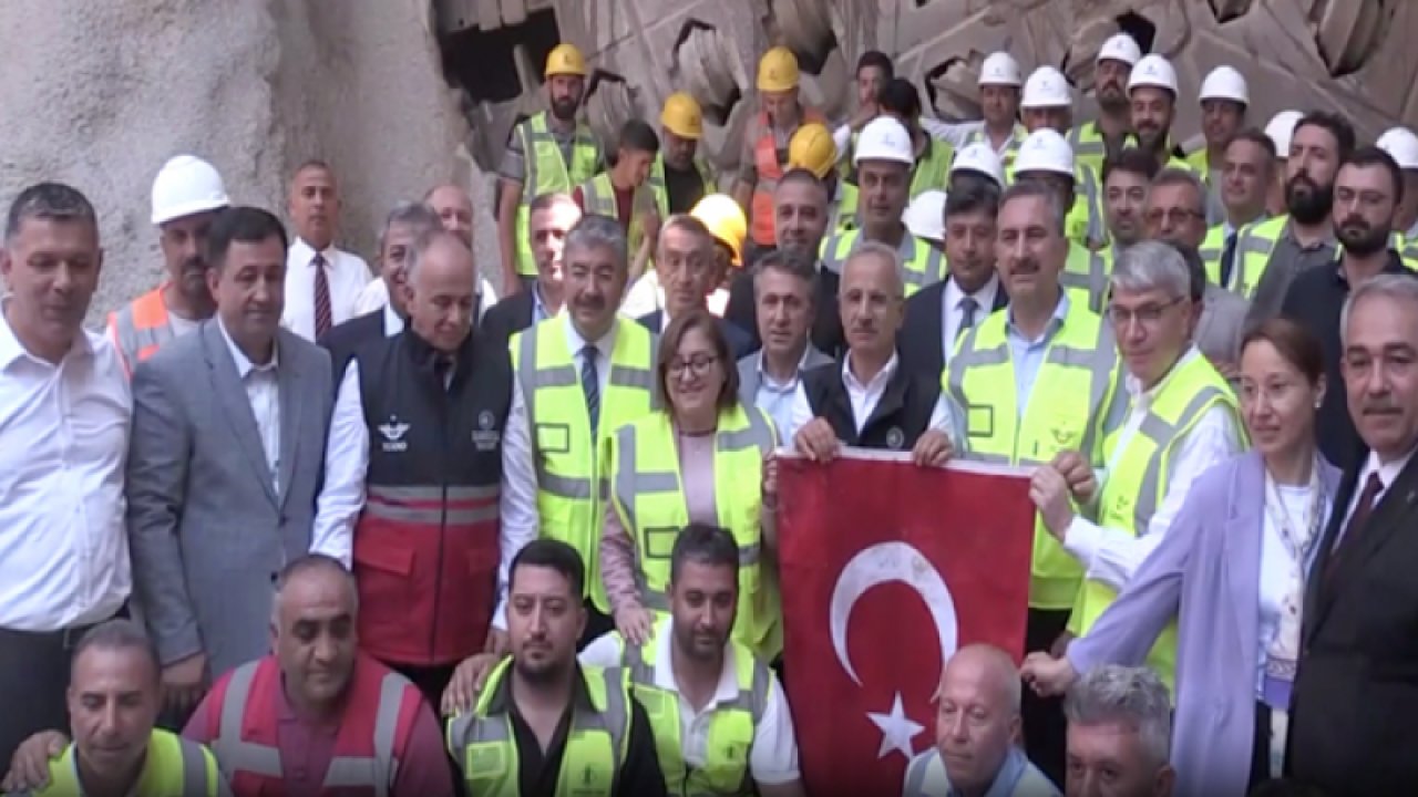 Ulaştırma ve Altyapı Bakan Uraloğlu : Mersin-Gaziantep arası 2 saat 15 dakikaya düşecek