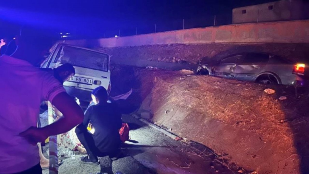 Şanlıurfa - Gaziantep karayolunun Suruç ilçesi bağlantı yolunda FECİ KAZA! Otomobiller çarpıştı: 1 ölü, 6 yaralı