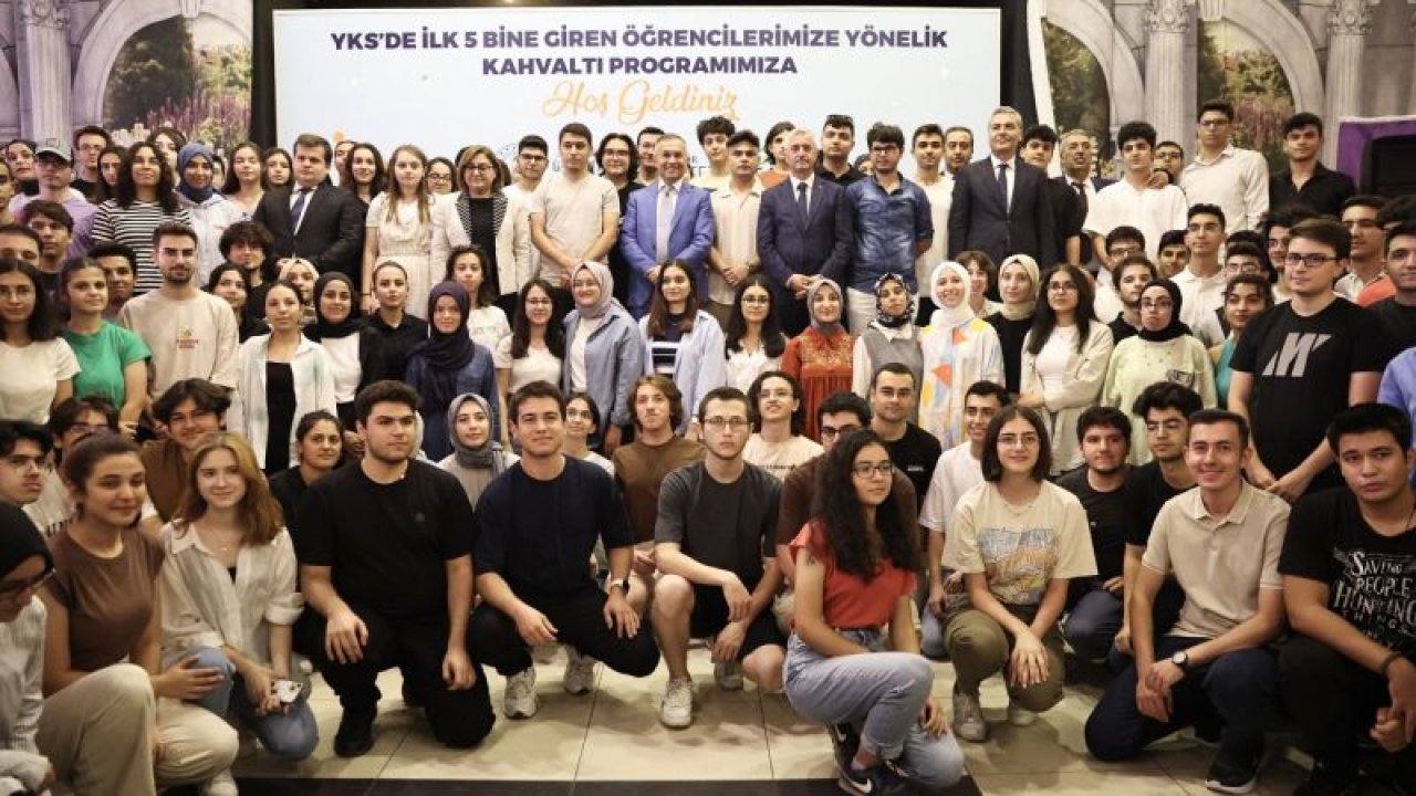 Gaziantep Büyükşehir Belediye Başkanı Şahin’den başarılı YKS öğrencilerine sürpriz
