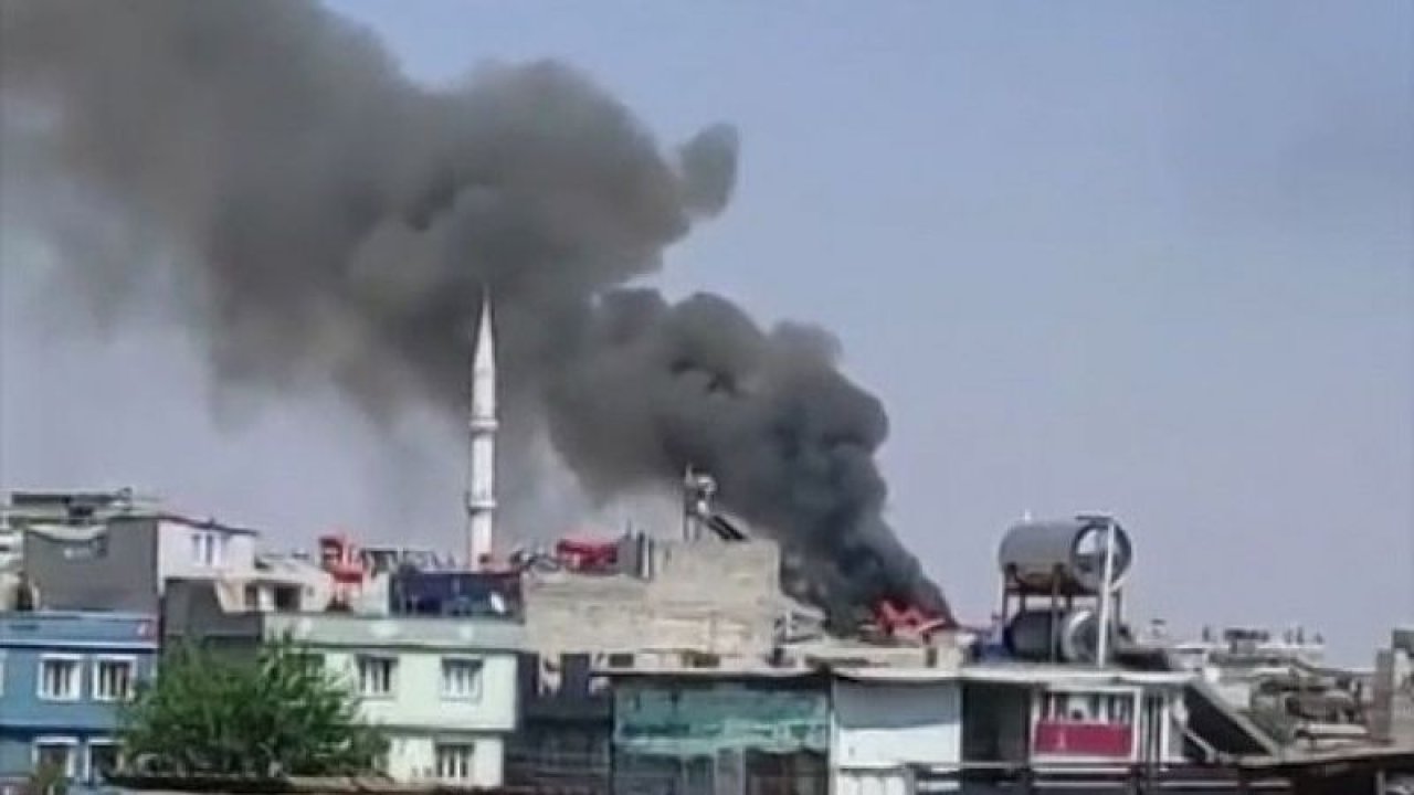 Gaziantep’te evin çatısında çıkan yangın korkuttu