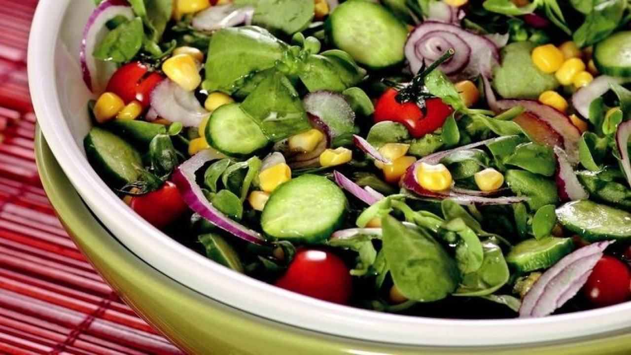 Semizotu salatası yaparken öğrenmeniz gereken püf nokta; Hem lezzeti katlanıyor hem çok doyurucu oluyor