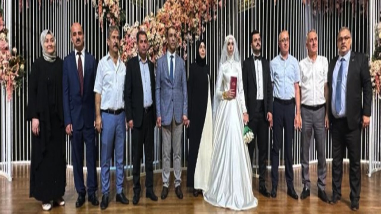 Gaziantep'te Bol Şahitli Nikah... Sağlık camiasını buluşturan nikahta şahitler dikkat çekti.