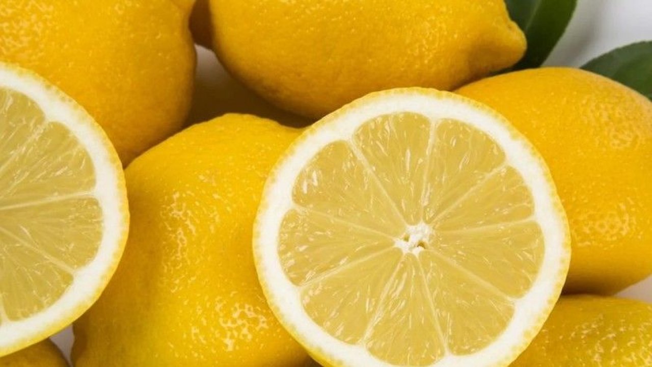 Limonu yanlış tüketiyormuşuz! C vitamini özelliği bu yöntemle açığa çıkıyor! Meğer kesildiğinde…