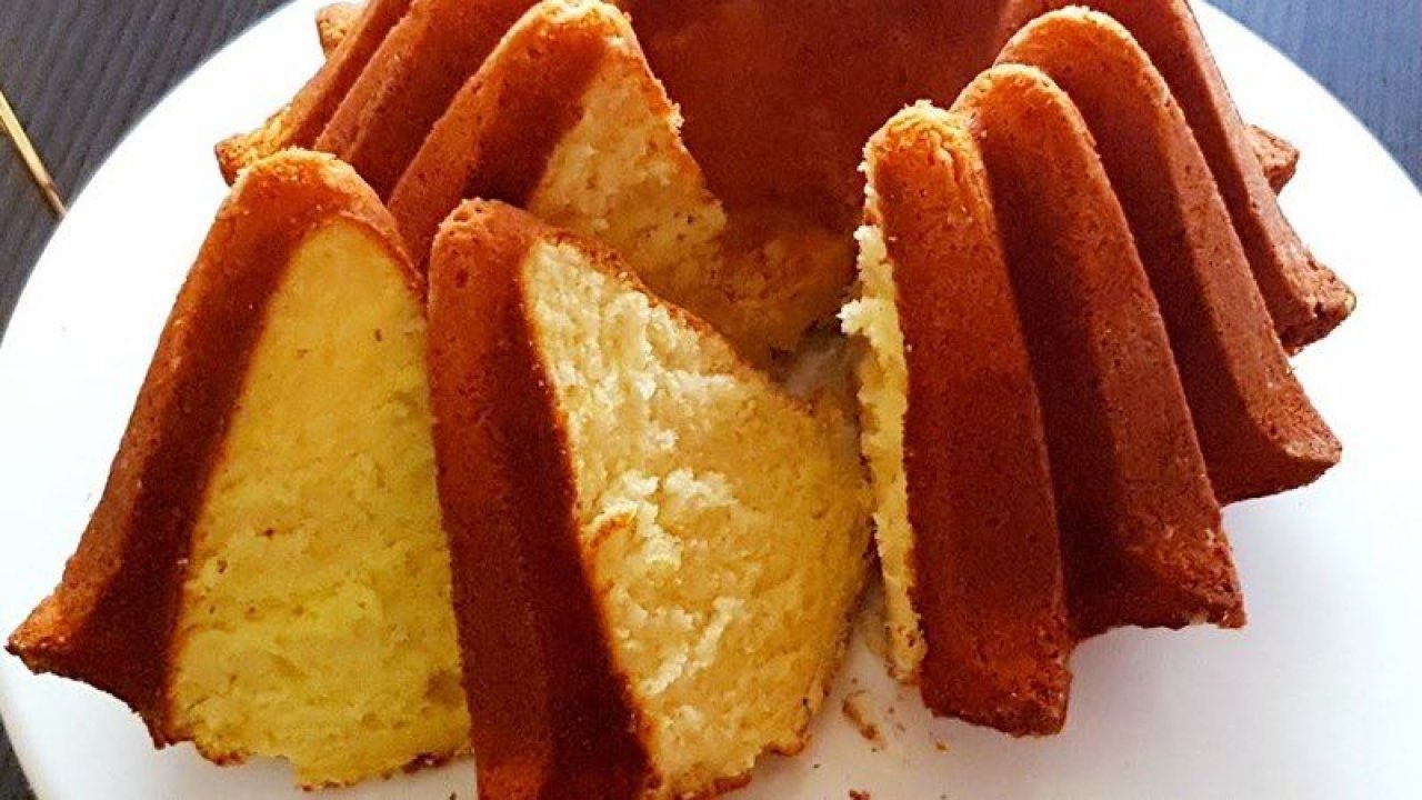Pofuduk kek yapmak çok kolaymış: Bu tarifle keki kaba sığdıramayacaksınız! Kabarık kek için..