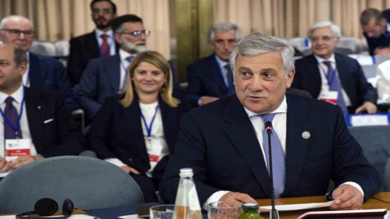 İtalya Dışişleri Bakanı Tajani: "Kaddafi’nin öldürülmesine izin vermek ciddi bir hataydı"