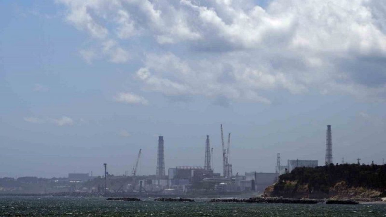 Fukushima Nükleer Santrali’ndeki arıtılmış radyoaktif su denize boşaltılmaya başlandı