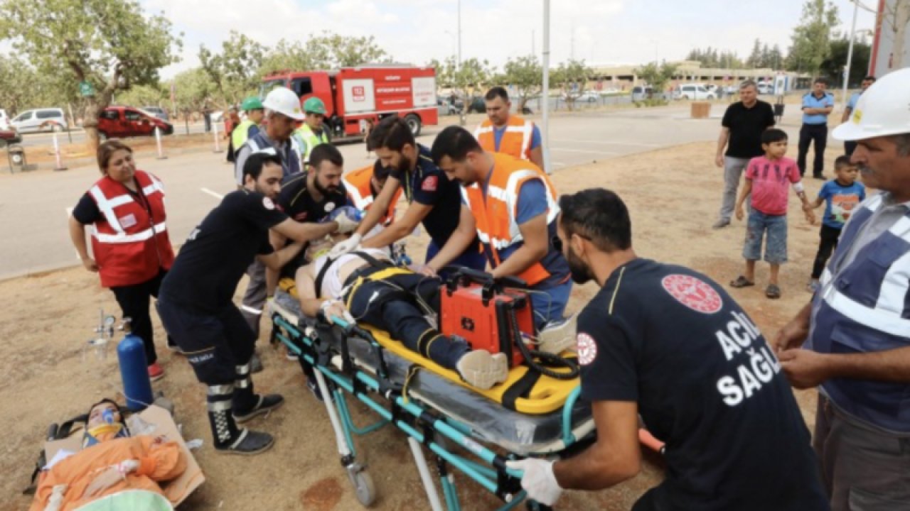 Gaziantep Üniversitesi'nde deprem, tahliye ve yangın tatbikatı yapıldı