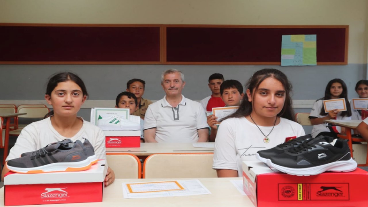 Gaziantep Şahinbey Belediyesi’nden öğrencilere 1 milyondan fazla spor ayakkabısı hediye
