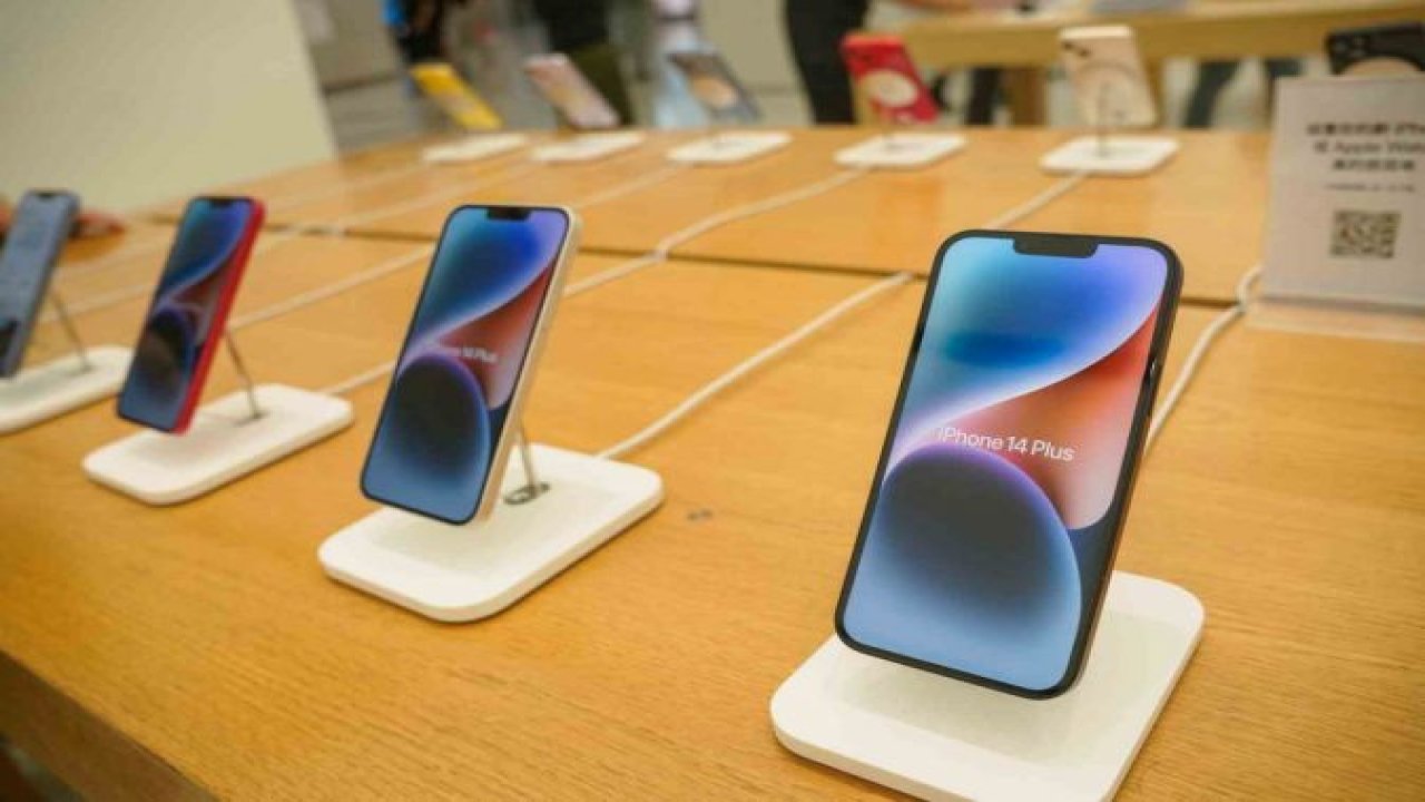 Apple Çin'de yasaklandı! 200 milyon dolar zarar