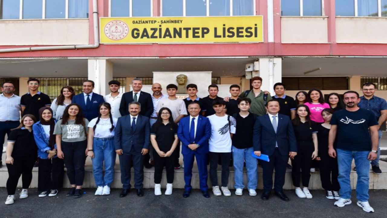 Vali Kemal Çeber, Gaziantep Lisesi’ni ziyaret etti! Vali Çeber: ' Okullar daha güvenli olacak'