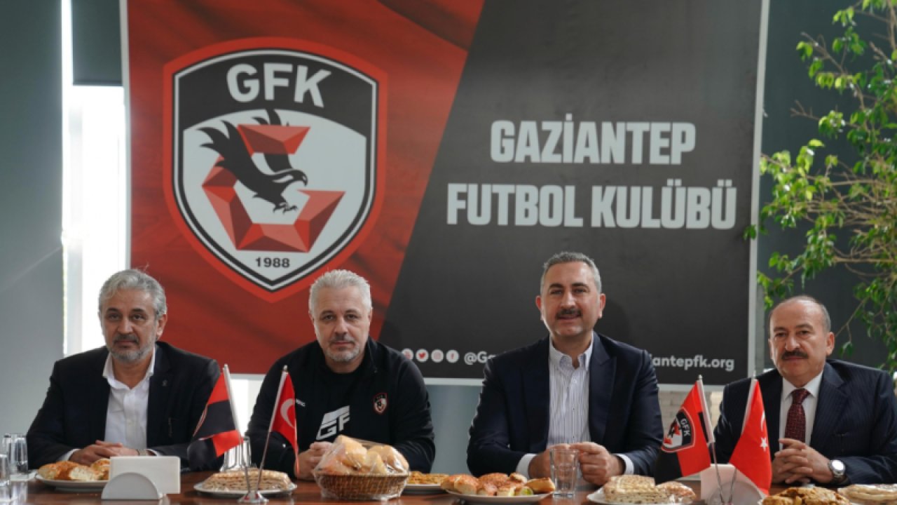 Abdulhamit Gül'den Gaziantep FK'ya Kayserispor maçı öncesi moral ziyareti