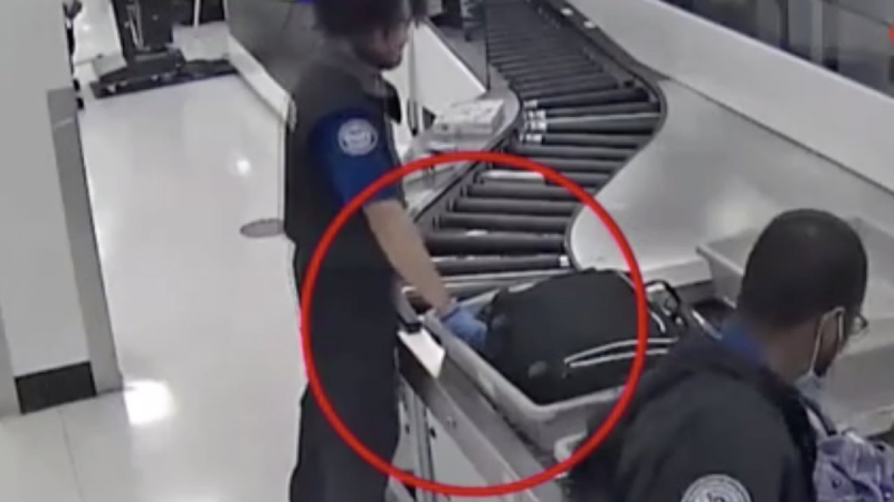 Havalimanındaki güvenlik görevlisi yolcu çantasından para çaldı