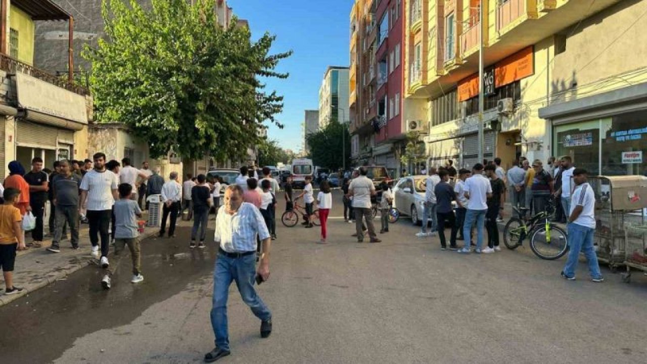 DİYARBAKIRDA KAN DONDURAN ANLAR! 22 Yaşında 2 genç hayatını kaybetti! Diyarbakır’da husumetli aileler arasında silahlı kavga: 3 ölü, 1 yaralı