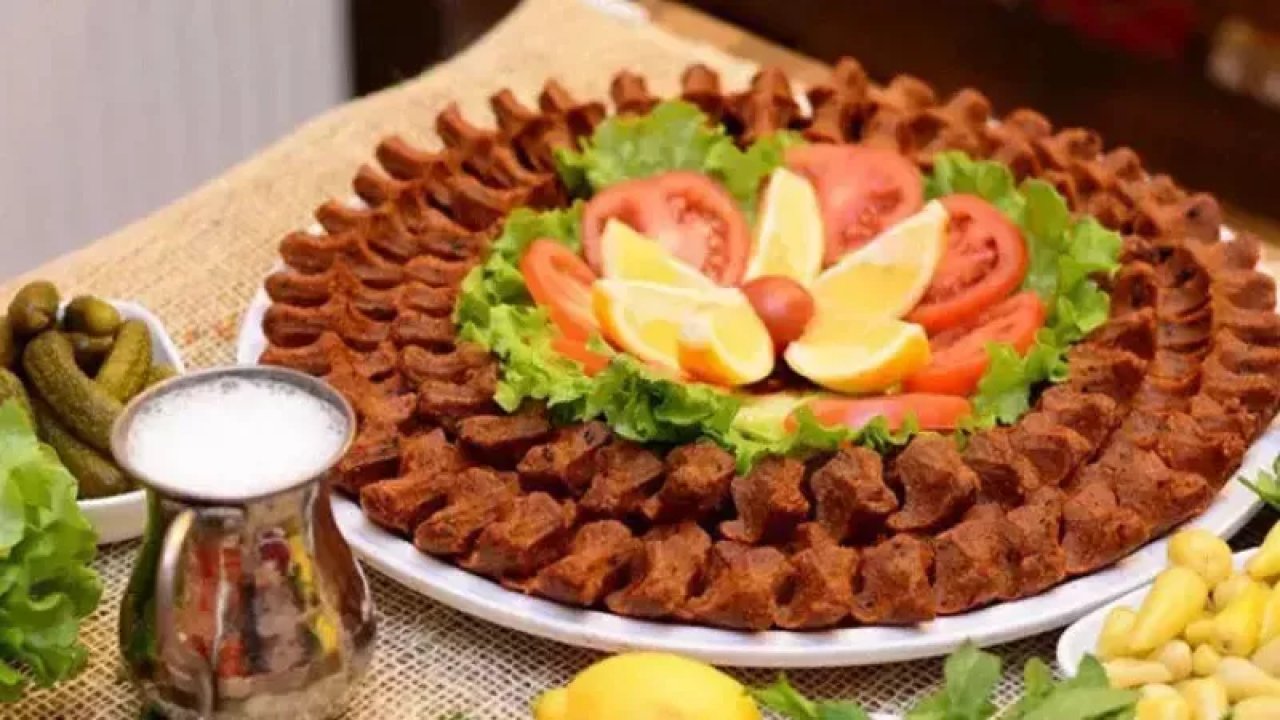 İşin ustalarından: Masterchef Çiğ Köfte tarifi! Meğer o malzeme eklemek yetiyormuş! Tam ölçülü çiğ köfte nasıl yapılır?