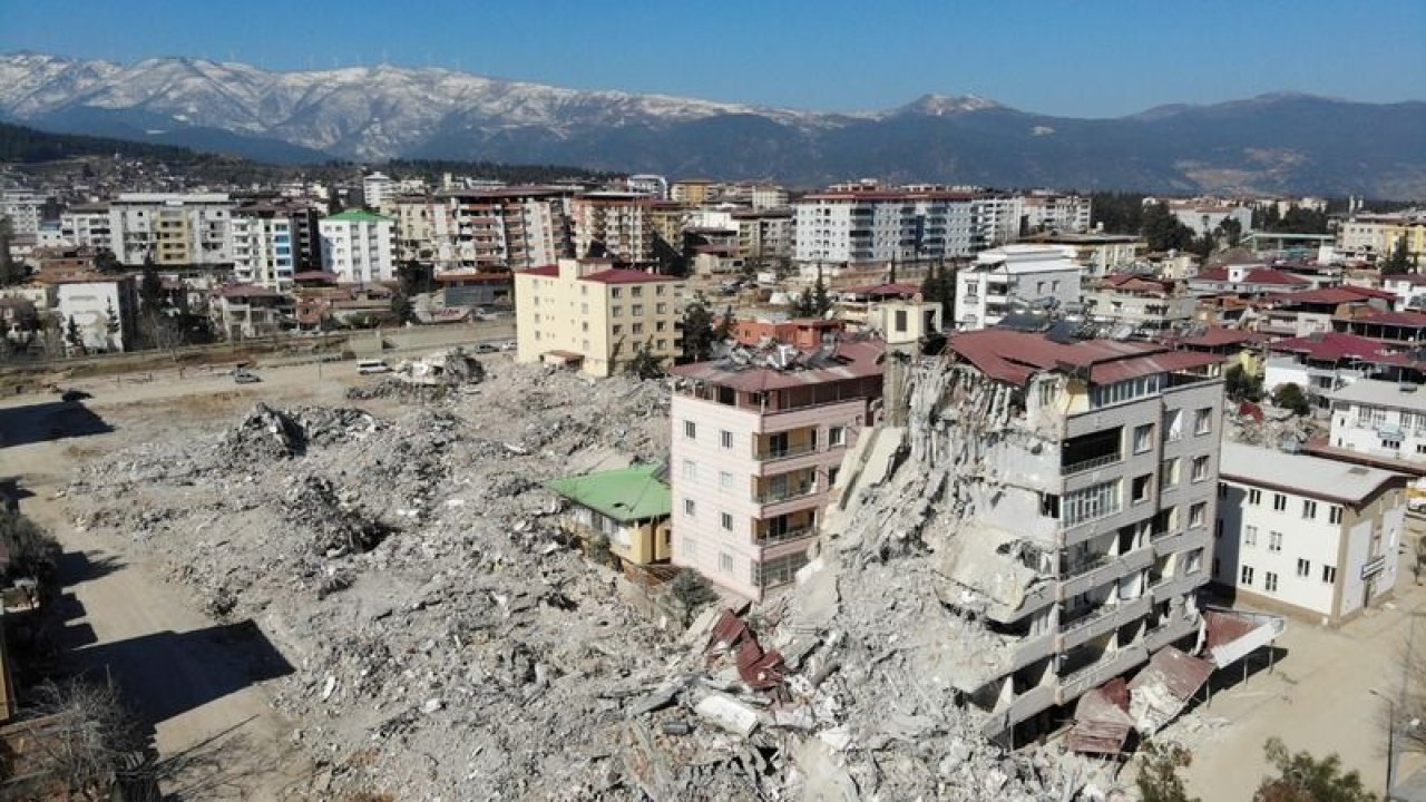 Gaziantep'in İslahiye ilçesi'nde depremde 25 kişinin öldüğü binada şok rapor! Sıvılaşma analizi yapılmadan zemin etüt raporu düzenlenmiş