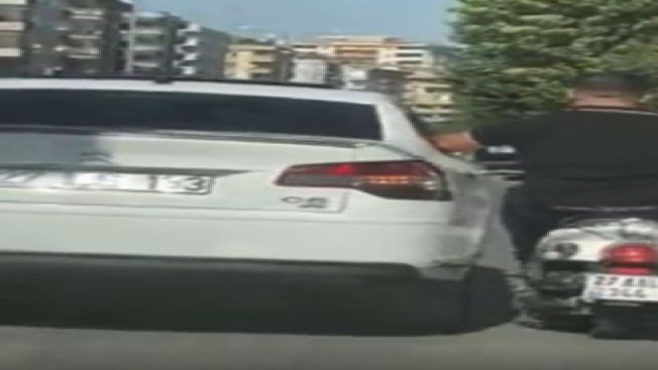 Gaziantep'te Motosiklet sürücüsünün tehlikeli yolculuğu kameraya yansıdı